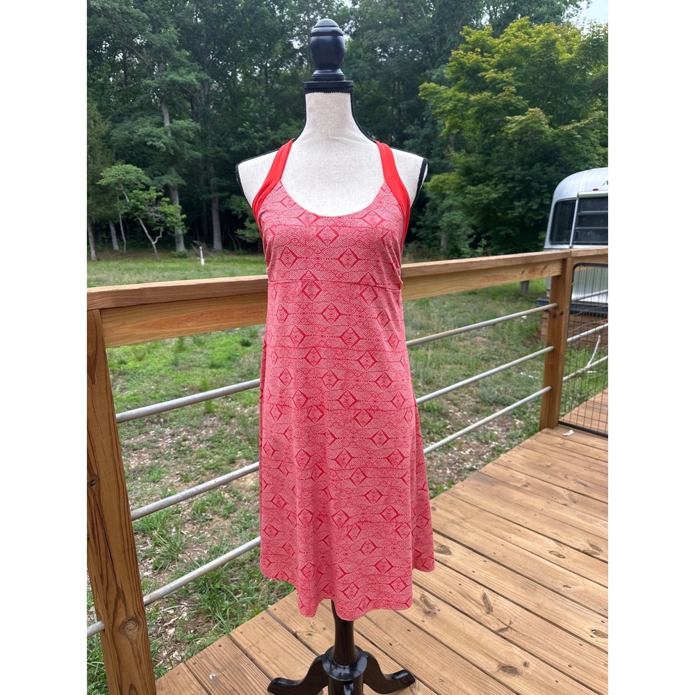 Patagonia Margot Dress Red  Built-in Bra Womens Medium Outdoor Hiking Casual